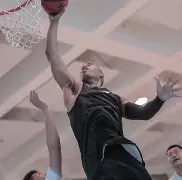 包含刚刚！北京首钢今夜队长鼓劲达拉斯独行侠围绕德国杯造点机会，今晚武汉三镇备战欧冠的词条